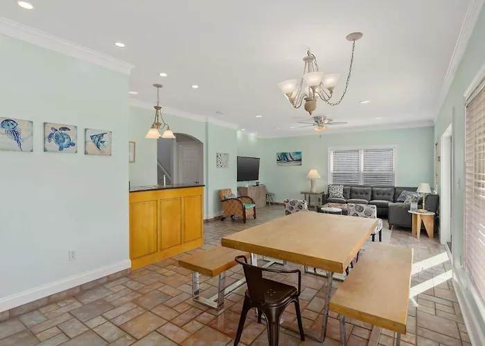 Access With Elevator & Free Activities Holiday home Gulf Shores